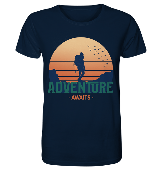 Adventure Wanderer Herren Shirt in navy blau mit wanderer print