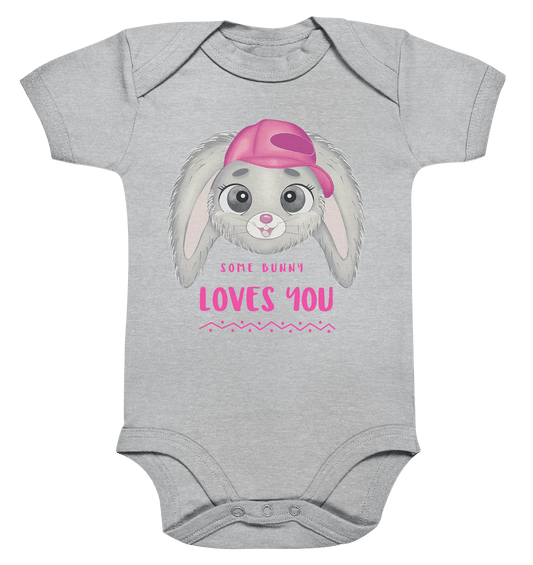 Hase Strampler Some Bunny Loves You in grau mit Bunny Print