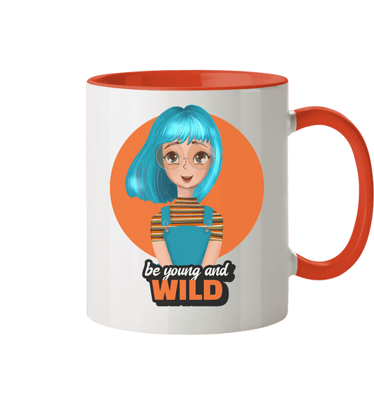 Zweifarbige Tasse mit handgezeichneten Cartoon und Beschriftung "be young and wild"